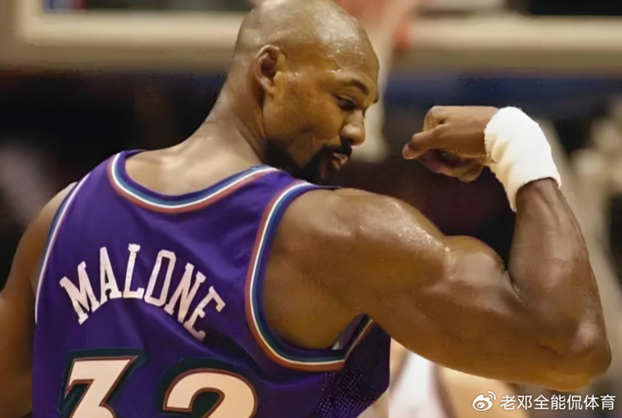 开云体育-NBA光头阵容有多猛？这5人凑一起 总冠军能拿到手抽筋|乔丹|奥尼尔|沙奎尔-奥尼尔|查尔斯·巴克利|凯文-加内特_新浪体育_新浪新闻