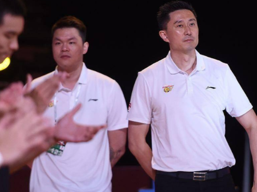 广东队3人起飞,杜锋朱芳雨看错1名外援,前锋黑马将支援辽粤大战