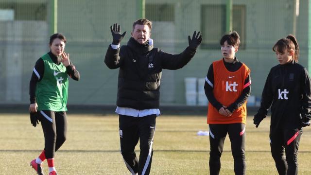 开云体育-韩国女足主帅决心冲击奥运:让我们下月改写历史!